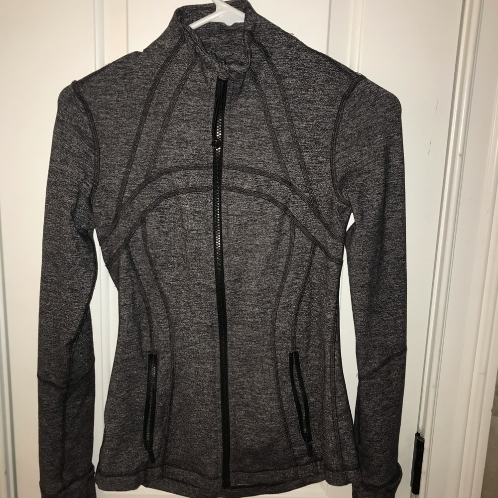 LULULEMON “Define Jacket”!